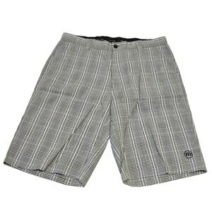 TravisMathew Banks Plaid Golf Shorts Men 34 Gray Black White Performance Stretch